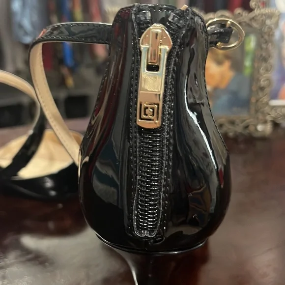 Size 11 patent leather heels - Picture 3 of 5